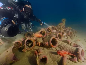 Carga de navio que naufragou há dois mil anos na Itália é achada intacta