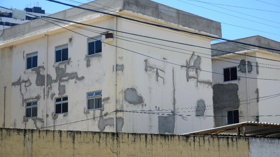 Prédios do bairro do Pinheiro, em Maceió, tem rachaduras - Beto Macário/UOL