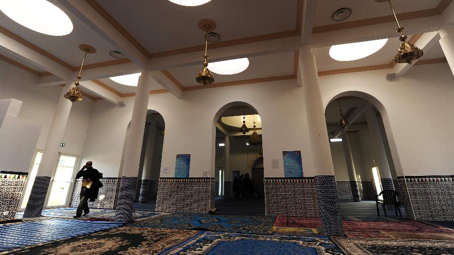 Foto de arquivo mostra interior da mesquita de Bayonne, na França - Iroz Gaizka/AFP