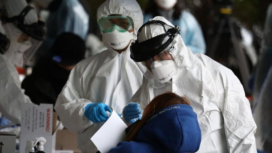 A Coreia do Sul registrou 75 mortes por covid-19 até o último dia 15, entre mais de 8 mil infectados - Getty Images