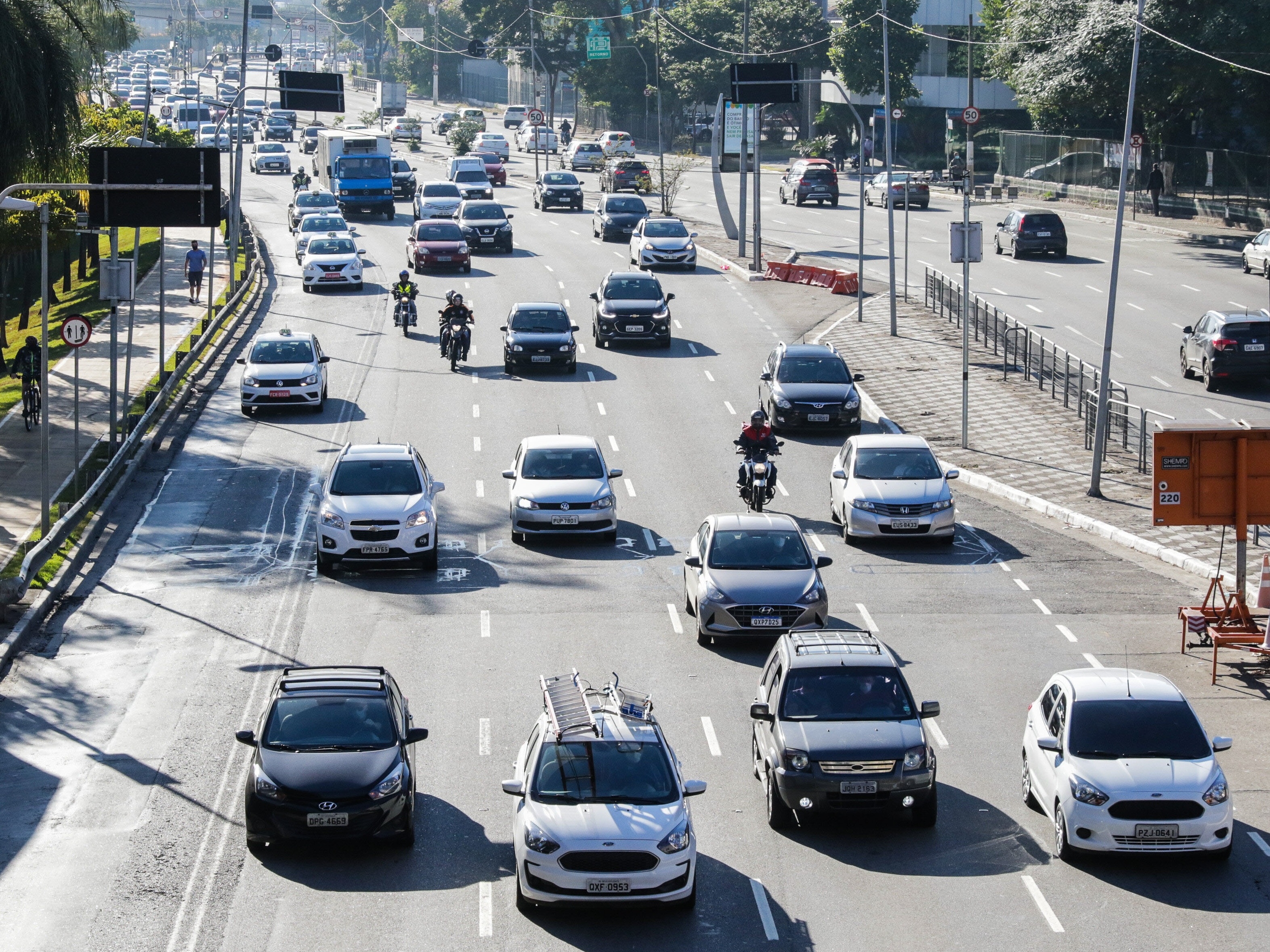 Bancos abrem? Há rodízio de carro em SP? Veja o que funciona no Ano-Novo