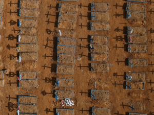 Brasil já registrou mais de 109 mil mortos por covid-19 desde o começo da pandemia - Reuters - Reuters