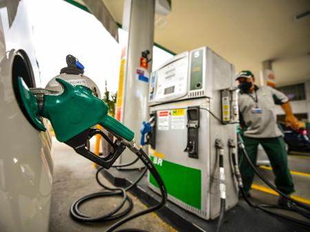 Petrobras: pedido de combustível para novembro é maior do que produção