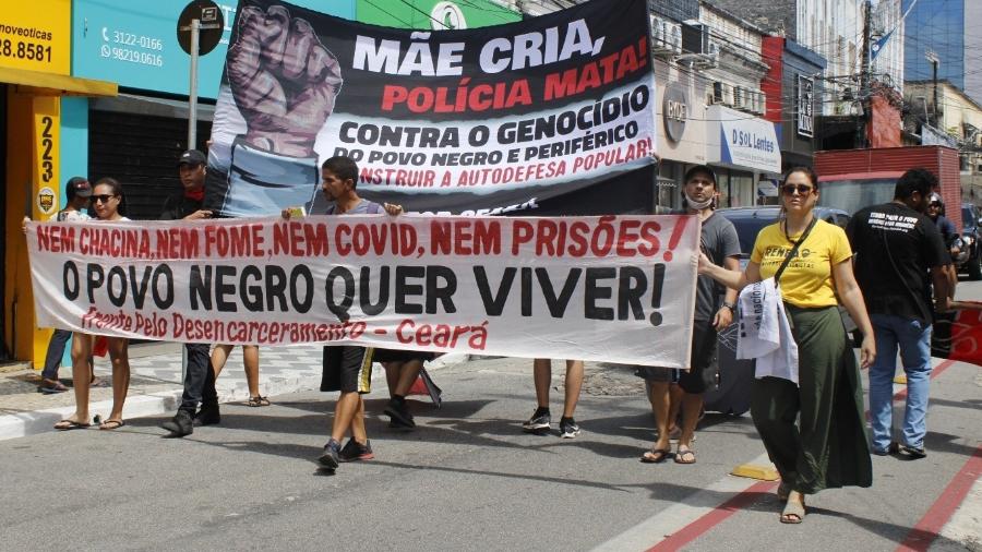 Movimento no dia das mães cobrando punição aos assassinos da chacina do Curió, em Fortaleza - Jéssica Gomes/ Divulgação