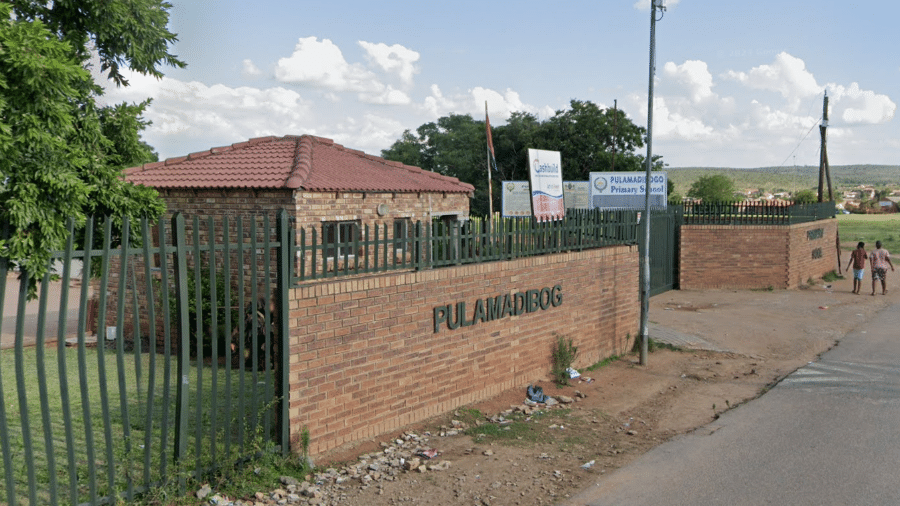 Escola Primária de Pulamadibogo, na cidade de Soshanguve