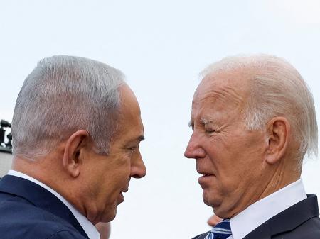 O premiê israelense, Benjamin Netanyahu, e o presidente dos EUA, Joe Biden, em Tel Aviv - Evelyn Hockstein - 18.out.23/Reuters