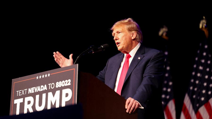 08.fev.24 - O candidato presidencial republicano e ex-presidente dos EUA, Donald Trump, fala em uma festa noturna de Nevada no Treasure Island Resort