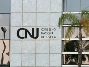 CNJ suspende juíza de Minas Gerais por postagens com críticas a Lula