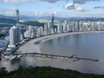 Vai descer pra BC? O que explica o hype em torno de Balneário Camboriú?