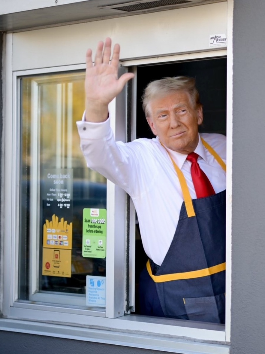 20out2024---trump-visita-franquia-do-mcdonalds-em-feasterville-trevose-na-pensilvania-1729454903700_v2_3x4.jpg