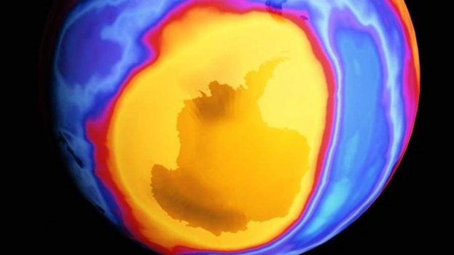 O buraco na camada de ozônio na Antártica no ano 2000  - NASA/SCIENCE PHOTO LIBRARY 