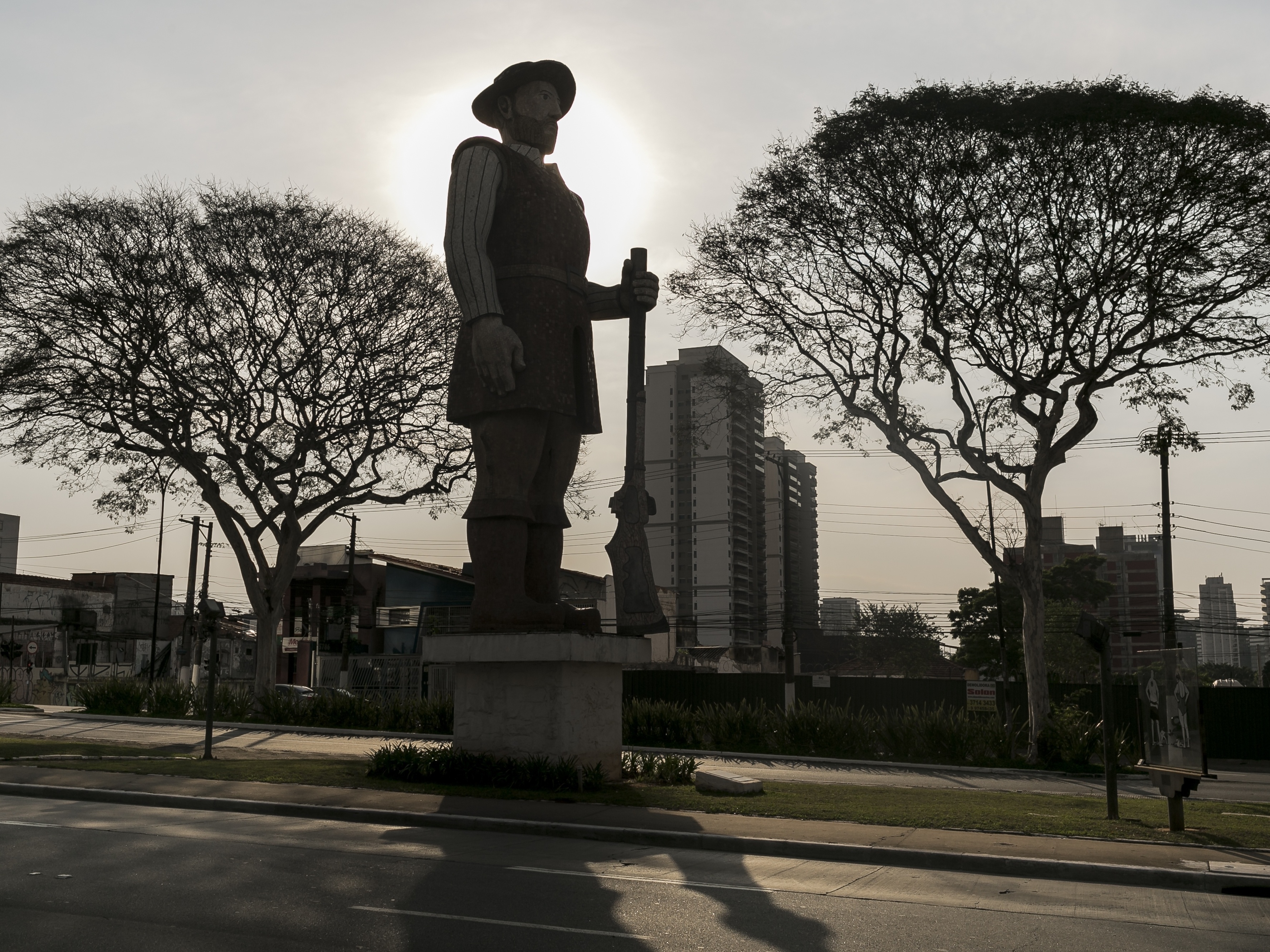 Monumentos, história, racismo e apagamento nas obras espalhadas pelas ruas de São Paulo