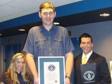 Homem mais alto da América, segundo Guinness Book, morre aos 38 anos