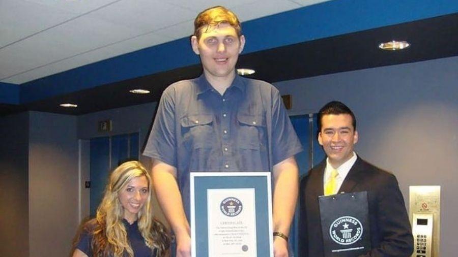 Igor Vovkovinskiy foi certificado como o homem mais alto da América pelo Guinness World Records - Reprodução/Instagram