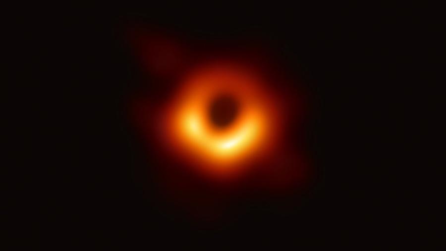 Imagem de buraco negro divulgada pela primeira vez - Divulgação/Event Horizon Telescope Collaboration