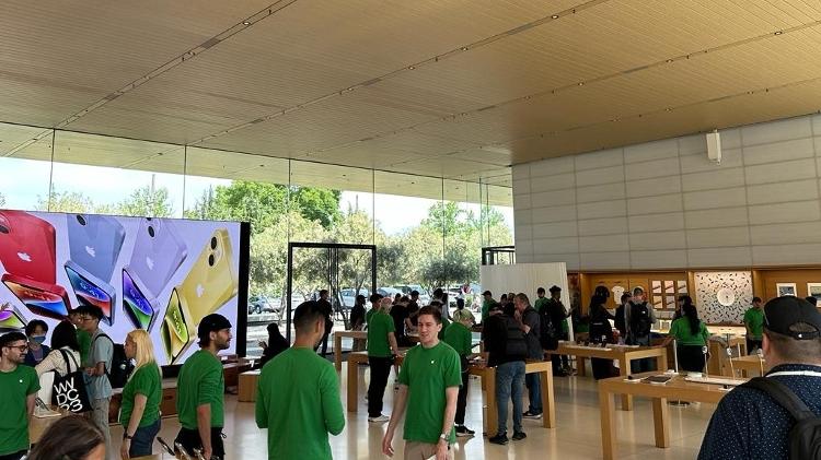 05.jun.2023: Apple Store, loja da Apple na sede da empresa em Cupertino, Estados Unidos