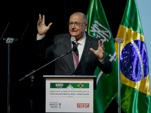Alckmin confirma R$ 8,7 bilhões a municípios para compensar perdas do ICMS