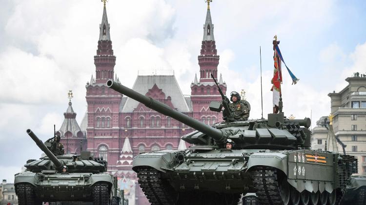 Tanques russos durante parada no Dia da Vitória, em Moscou