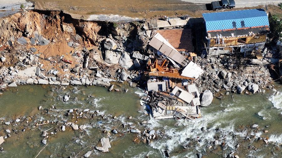 Destruição da Carolina do Norte após a passagem do Furacão Helene