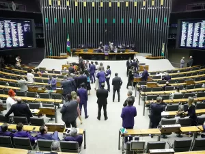 Câmara rejeita taxar fortunas, e reforma tributária vai para o Senado