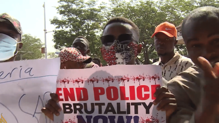 Protesto contra repressão policial na Nigéria