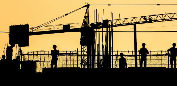 O pedreiro não vai ser demitido por IA. O emprego do futuro é offline?