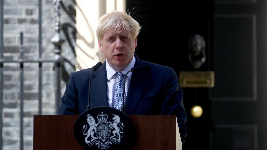 Novo primeiro-ministro, Boris Johnson, faz seu primeiro discurso em frente ao número 10 da Downing Street - Hannah McKay/Reuters