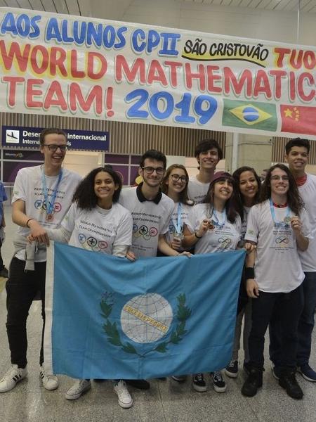 Vitoriosos, alunos do Colégio Pedro II chegam ao Brasil depois de Olimpíada de Matemática na China - Tomaz Silva / Agência Brasil