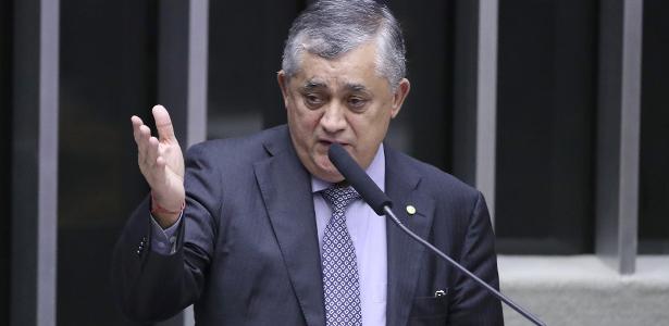 Líder do governo: Clima 'melhorou muito' após reunião de Gleisi e Motta