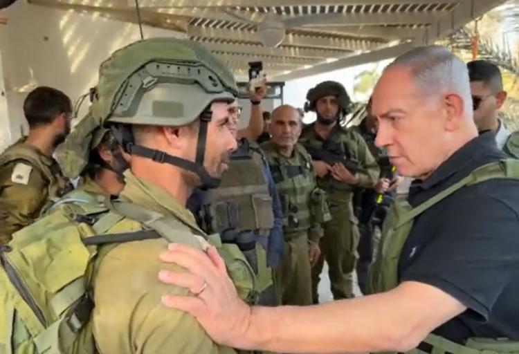 Primeiro-ministro israelense Netanyahu visita tropas