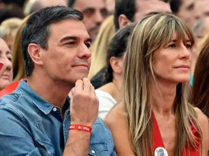 Esposa de Pedro Sánchez prestará depoimento a tribunal espanhol por caso de corrupção