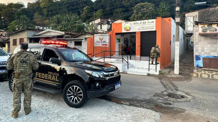 Carro da PF cumpre mandado nesta quinta-feira (19) em João Pessoa 