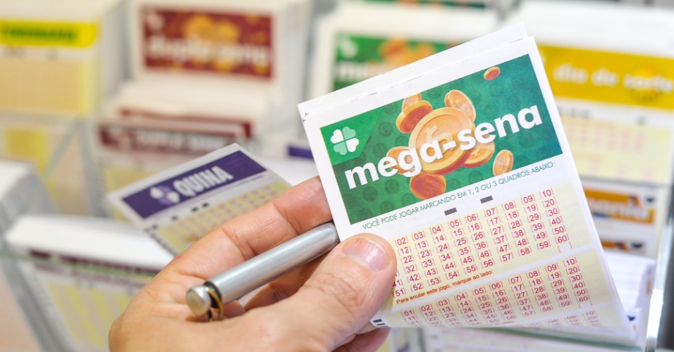 Loteria | Mega-Sena pode pagar R$ 10 milhões neste sábado; veja as dezenas sorteadas