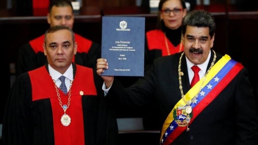 O herdeiro político de Hugo Chávez tomou posse para um segundo mandato e ganhou destaque em publicações internacionais - REUTERS/CARLOS GARCIA RAWLINS