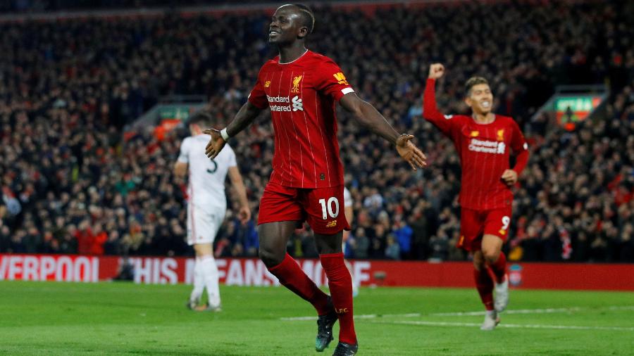 Sadio Mané comemora gol marcado pelo Liverpool contra o Sheffield United pelo Campeonato Inglês - 