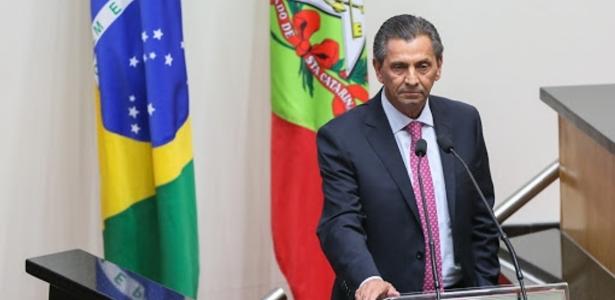 Licitações suspeitas | PF prende presidente da Assembleia Legislativa de SC, Júlio Garcia
