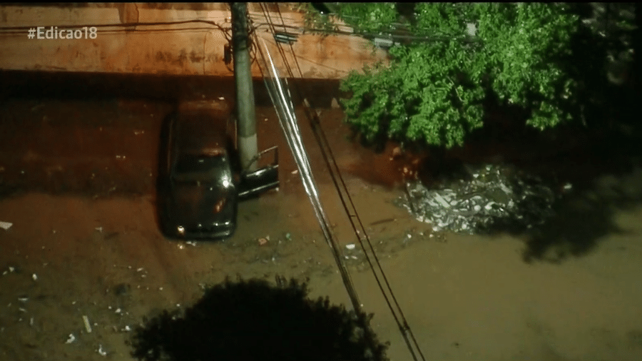 26.fev.2021 - Chuva causa alagamento no bairro do Morumbi, em São Paulo - Reprodução/GloboNews