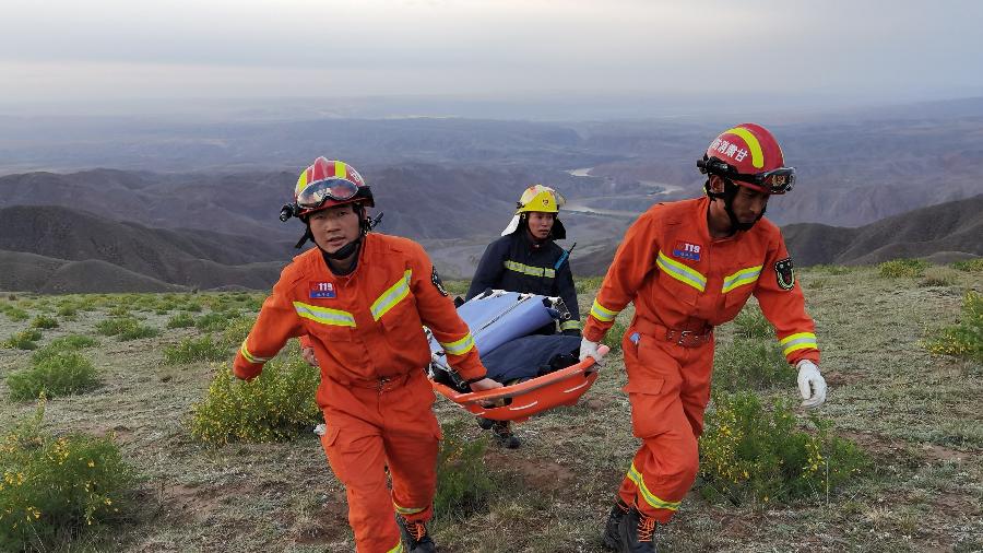 Equipes de resgate trabalham no regaste de atletas em ultramaratona  - Reuters