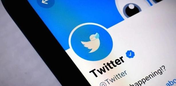 Twitter starts forcing algorithm upon algorithm and users are complaining