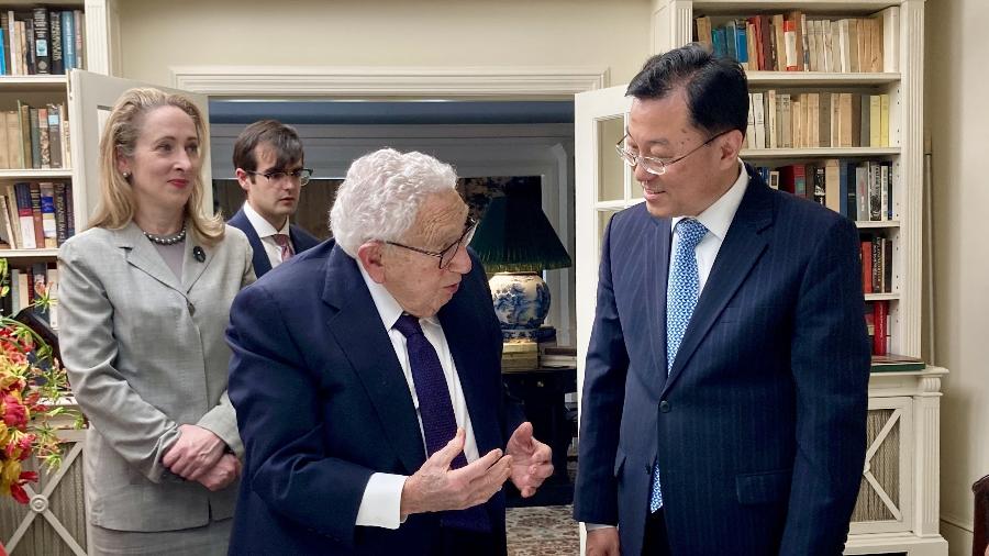 Visita De Embaixador Chinês A Kissinger Não é Homenagem Gratuita 0934