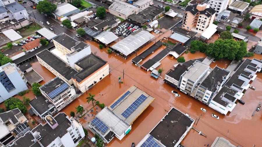 Alagamento após forte chuva em Xanxerê, região oeste de Santa Catarina, em dezembro de 2023