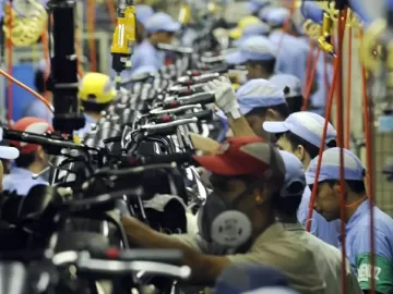 Brasil alcança recorde de 100 milhões de trabalhadores empregados, diz IBGE