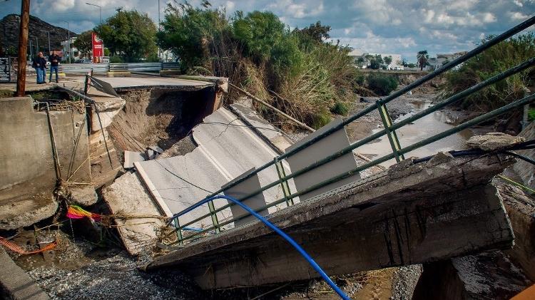 1.dez.2024 - Ponte destruída em Rodes