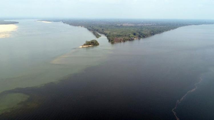 Encontro dos Rios Araguaia e Tocantins em Esperantina