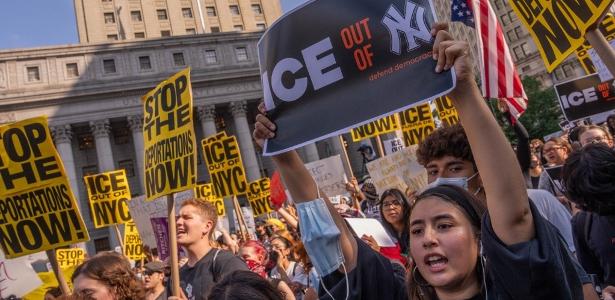 Deportações derrubam consumo latino e afetam varejo dos EUA, diz jornal