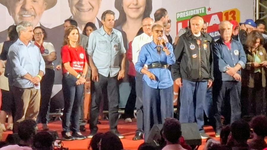Marina Silva (Rede) discursa em comício de Fernando Haddad (PT) em São Paulo Marina Silva (Rede) discursa em comício de Fernando Haddad (PT) em São Paulo