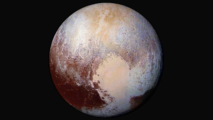 Coração de Plutão, no canto inferior direito, fez o ex-planeta ser mais amado - NASA