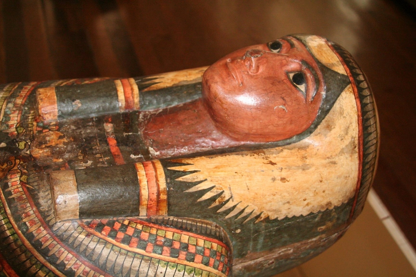 Sarcófago da múmia Sha-Amun-Em-Su, cantora-sacerdotista que entoava cânticos sagrados, exposta na Sala Egito do Museu Nacional, no Rio - Divulgação/Museu Nacional