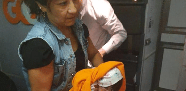 Mulher e bebê passam bem | Passageira dá à luz e avião faz pouso de emergência no RS