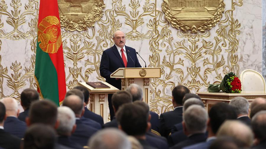 Ministros da União Europeia aprovaram o quarto pacote de sanções econômicas contra Belarus, que inclui punições ao presidente Aleksandr Lukashenko - Maxim Guchek/BELTA/AFP